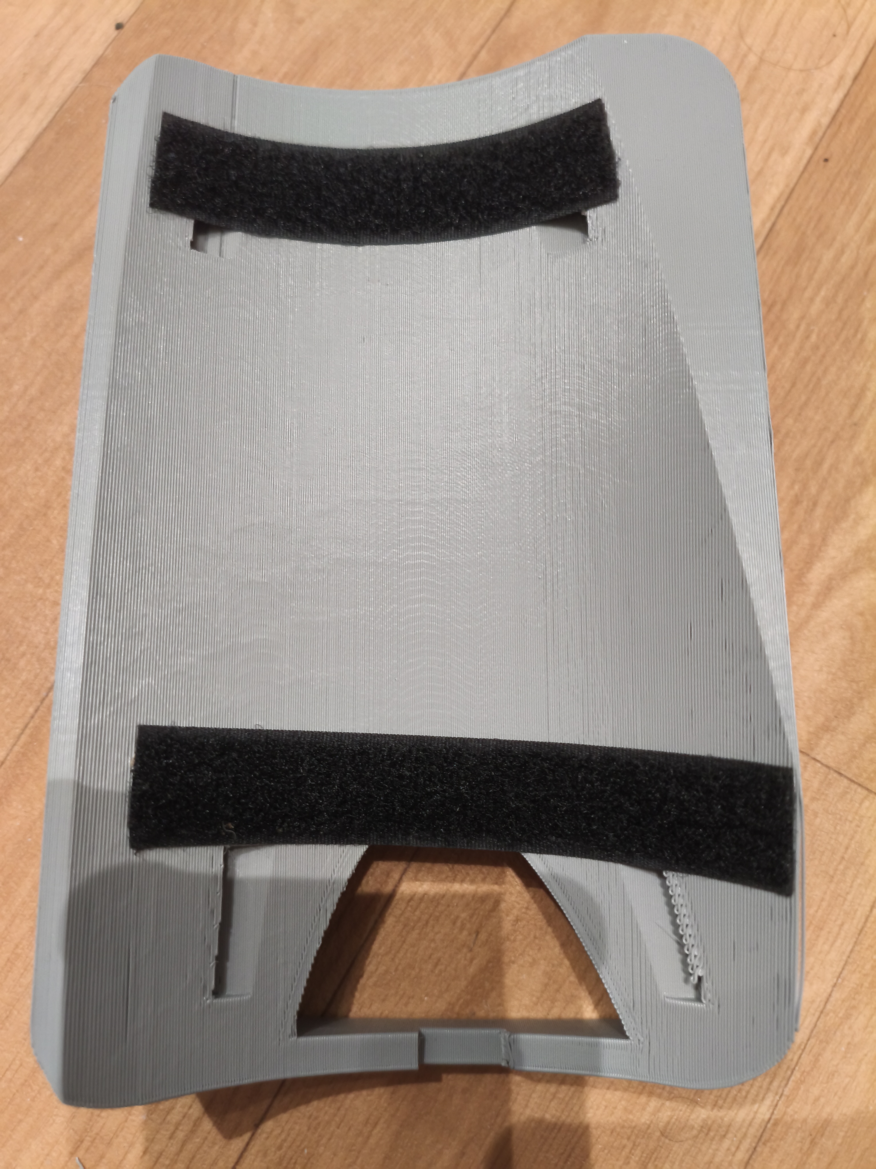 A poser sur la cuisse gauche fixation par velcro